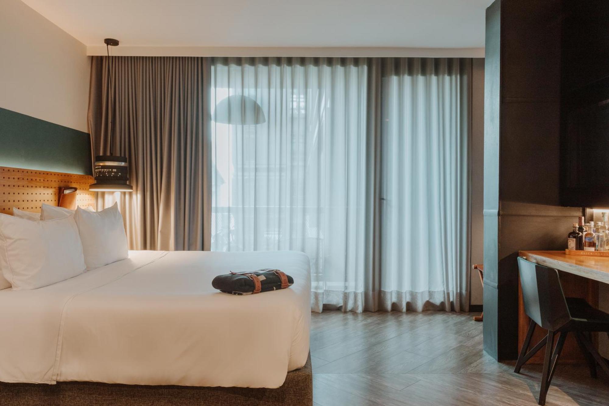 The Click Clack Hotel Medellin Exterior photo A room at the hotel